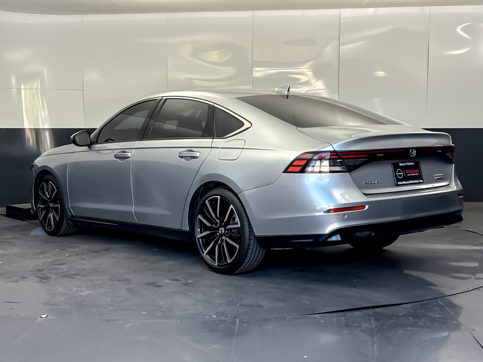 Used 2024  Honda Touring image 5