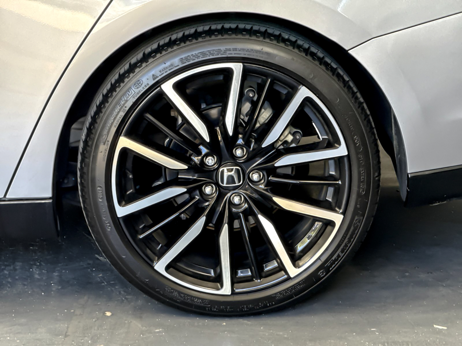 Used 2024  Honda Touring image 24