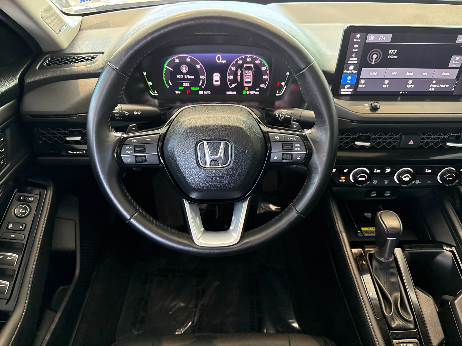 Used 2024  Honda Touring image 13
