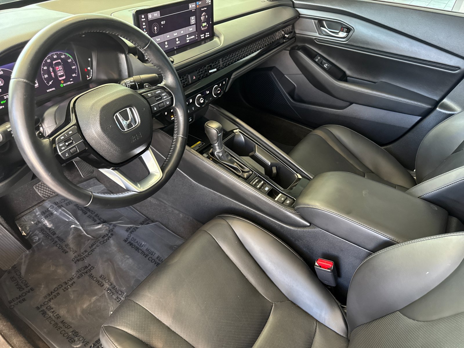 Used 2024  Honda Touring image 9