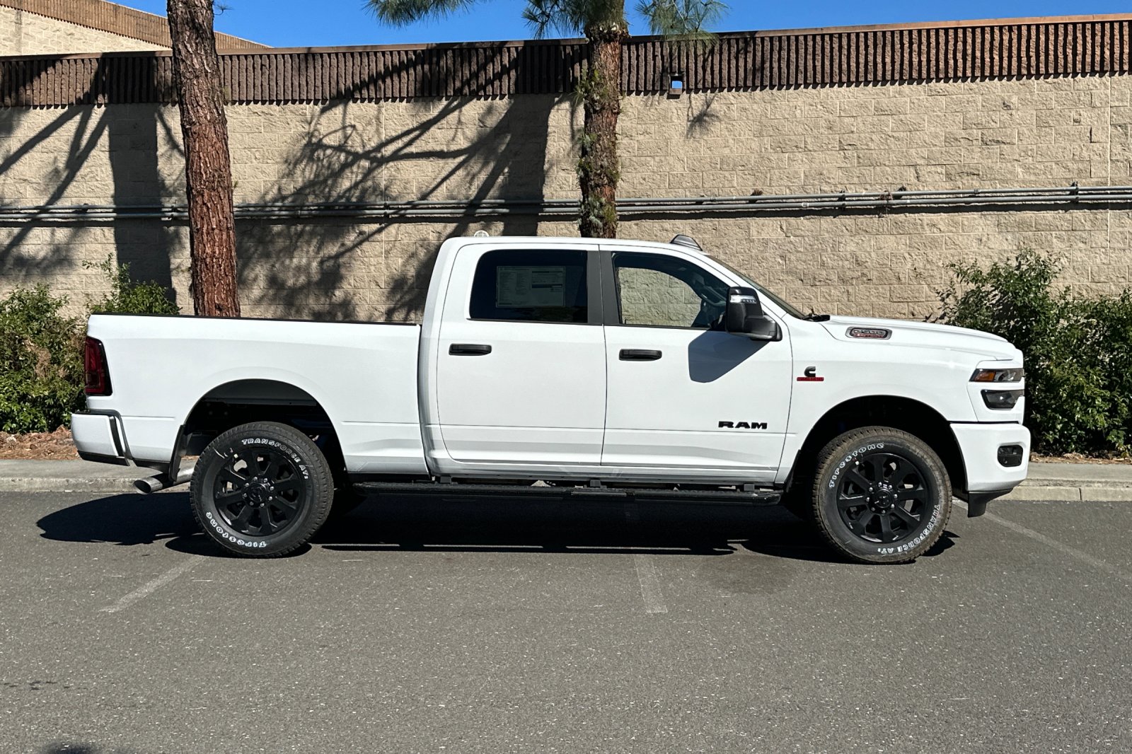 New 2026 Bright White Clear-Coat Exterior Paint RAM Big Horn image 2