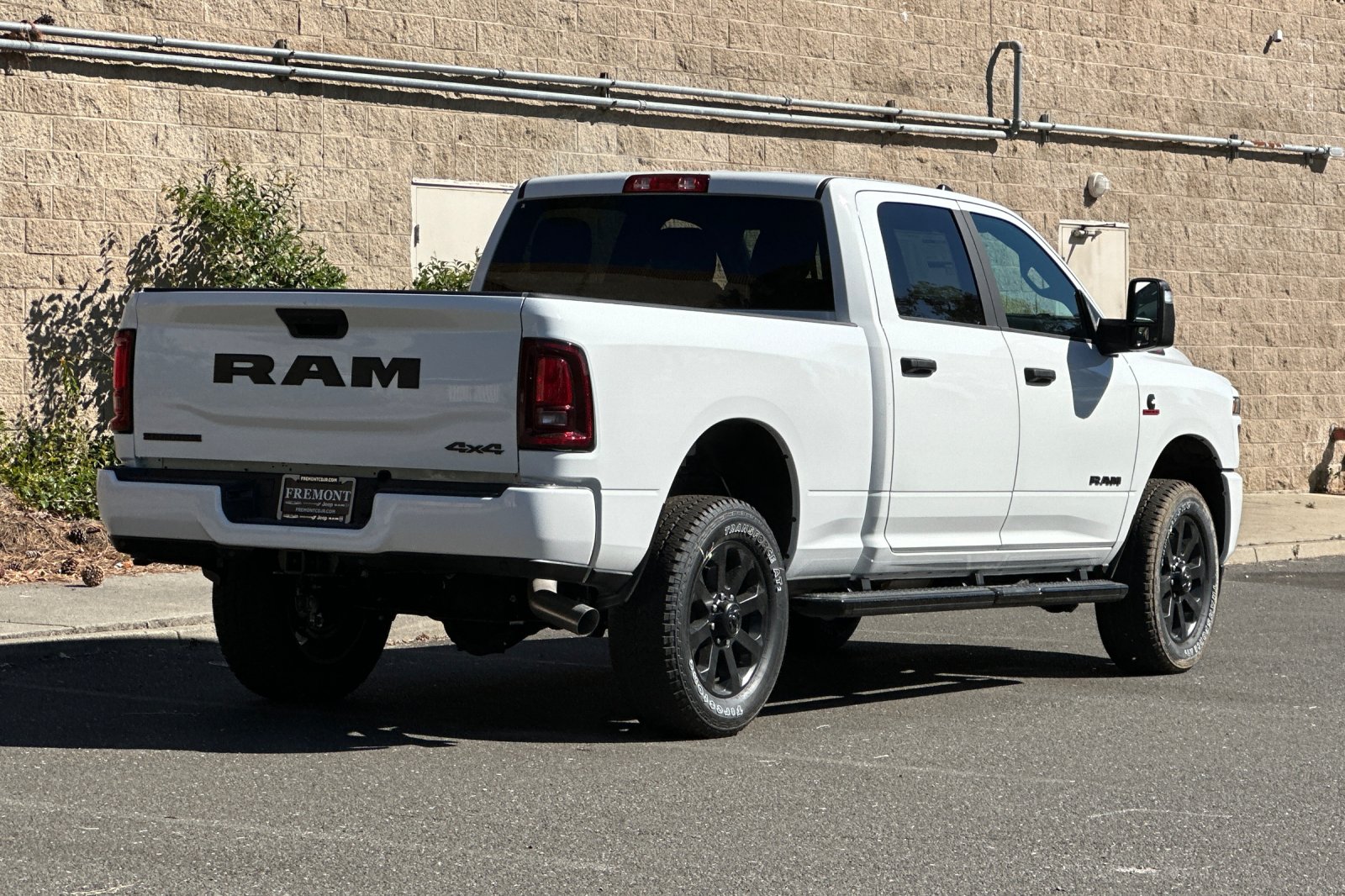 New 2026 Bright White Clear-Coat Exterior Paint RAM Big Horn image 3