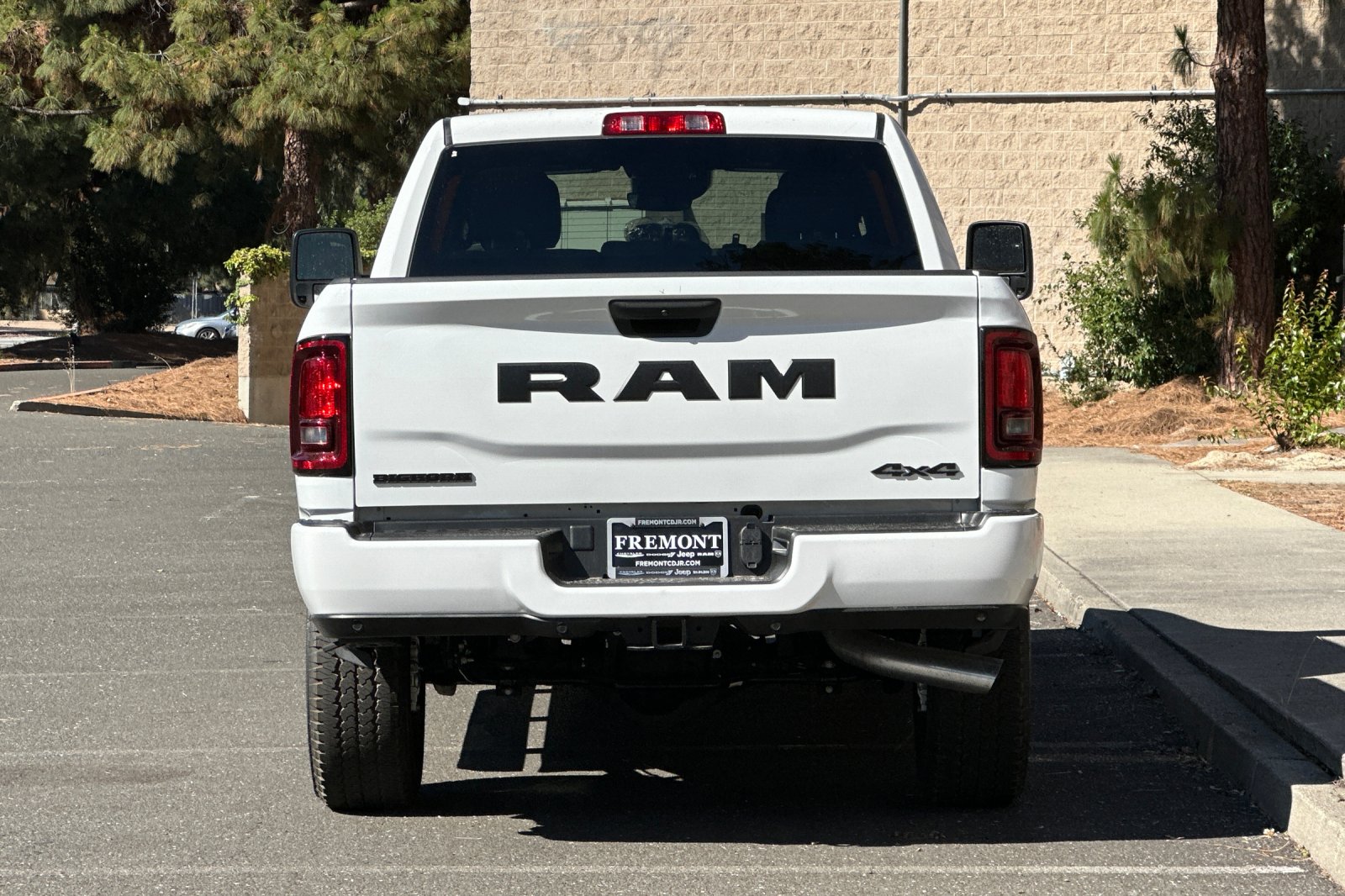 New 2026 Bright White Clear-Coat Exterior Paint RAM Big Horn image 4