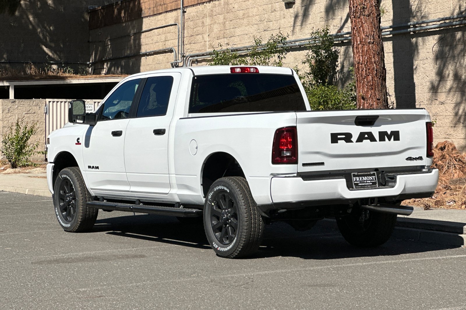 New 2026 Bright White Clear-Coat Exterior Paint RAM Big Horn image 5