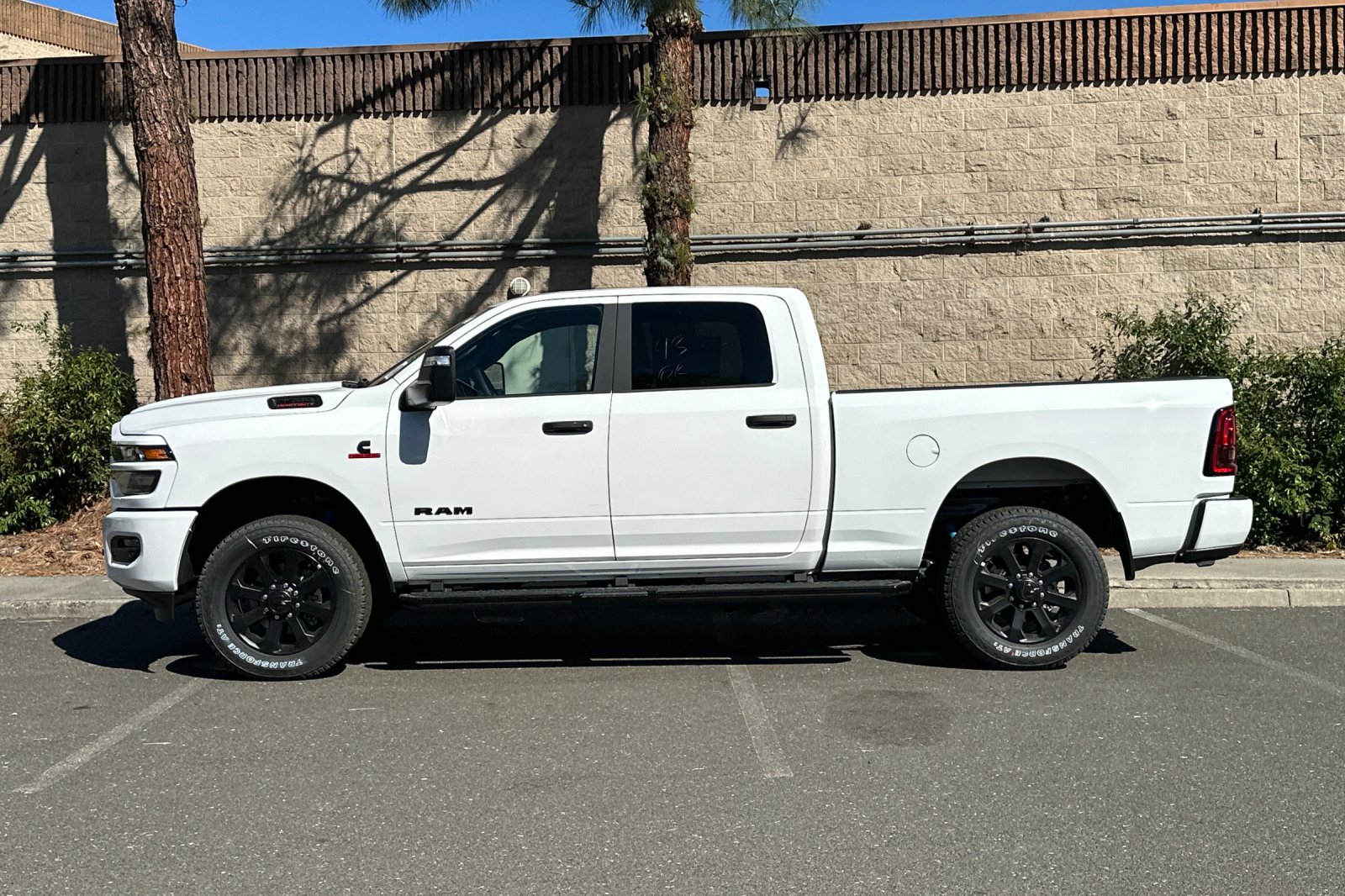 New 2026 Bright White Clear-Coat Exterior Paint RAM Big Horn image 6