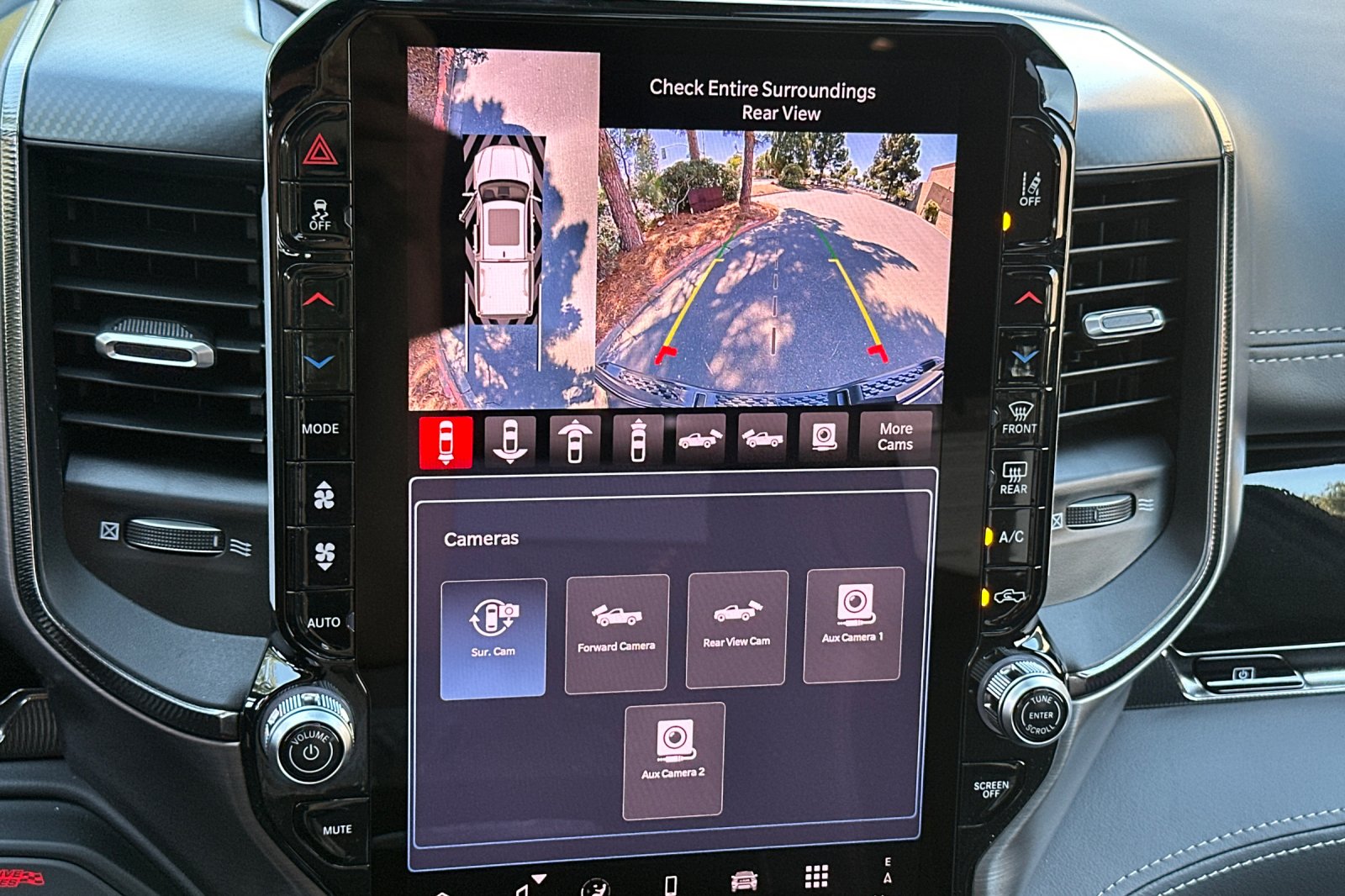 New 2026 Diamond Black Crystal Pearl-Coat Exterior Paint RAM RHO image 18