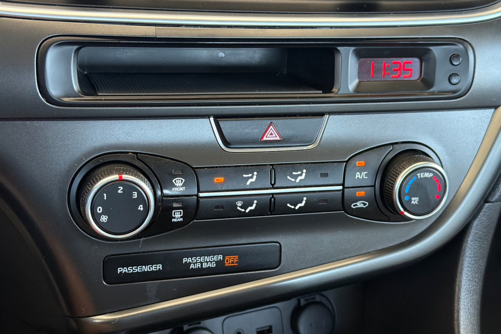 Used 2015 Titanium Silver Kia LX image 19