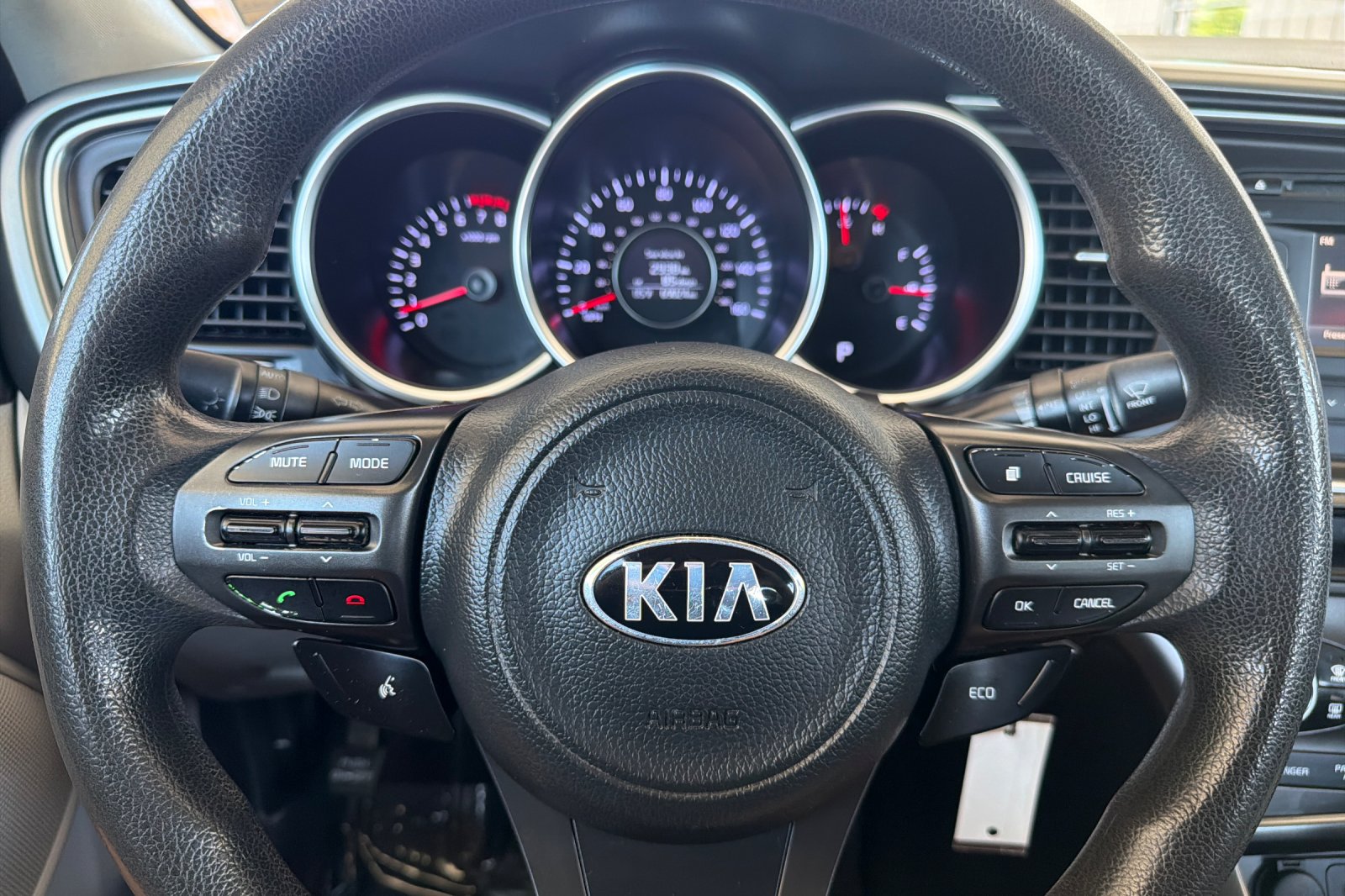 Used 2015 Titanium Silver Kia LX image 21