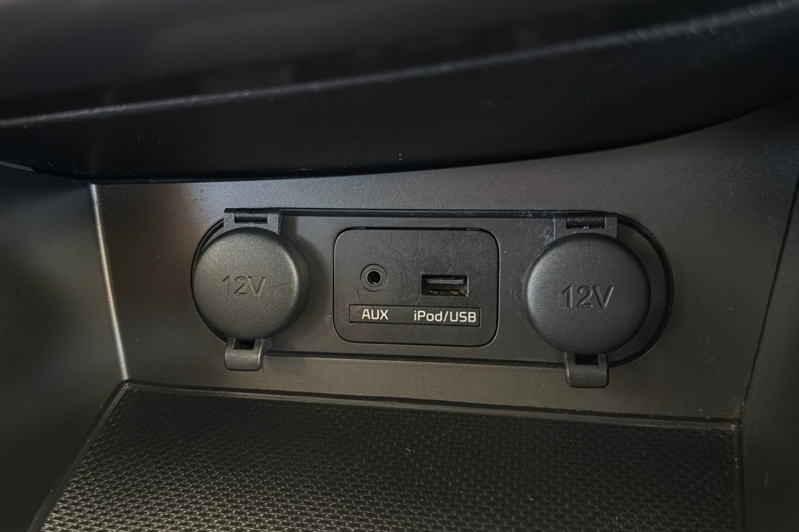 Used 2015 Titanium Silver Kia LX image 24