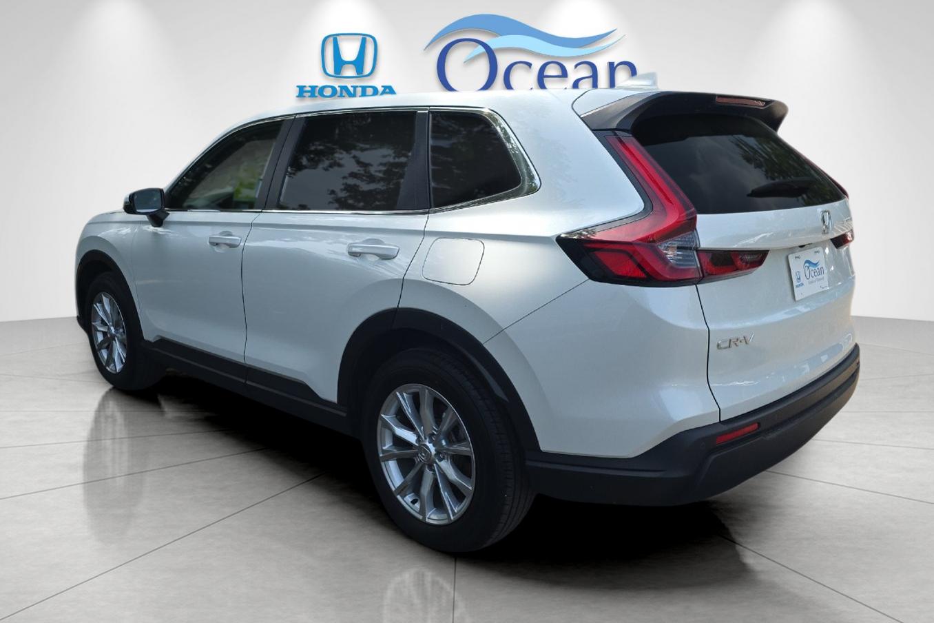 Used 2024 Platinum White Pearl Honda EX-L image 5