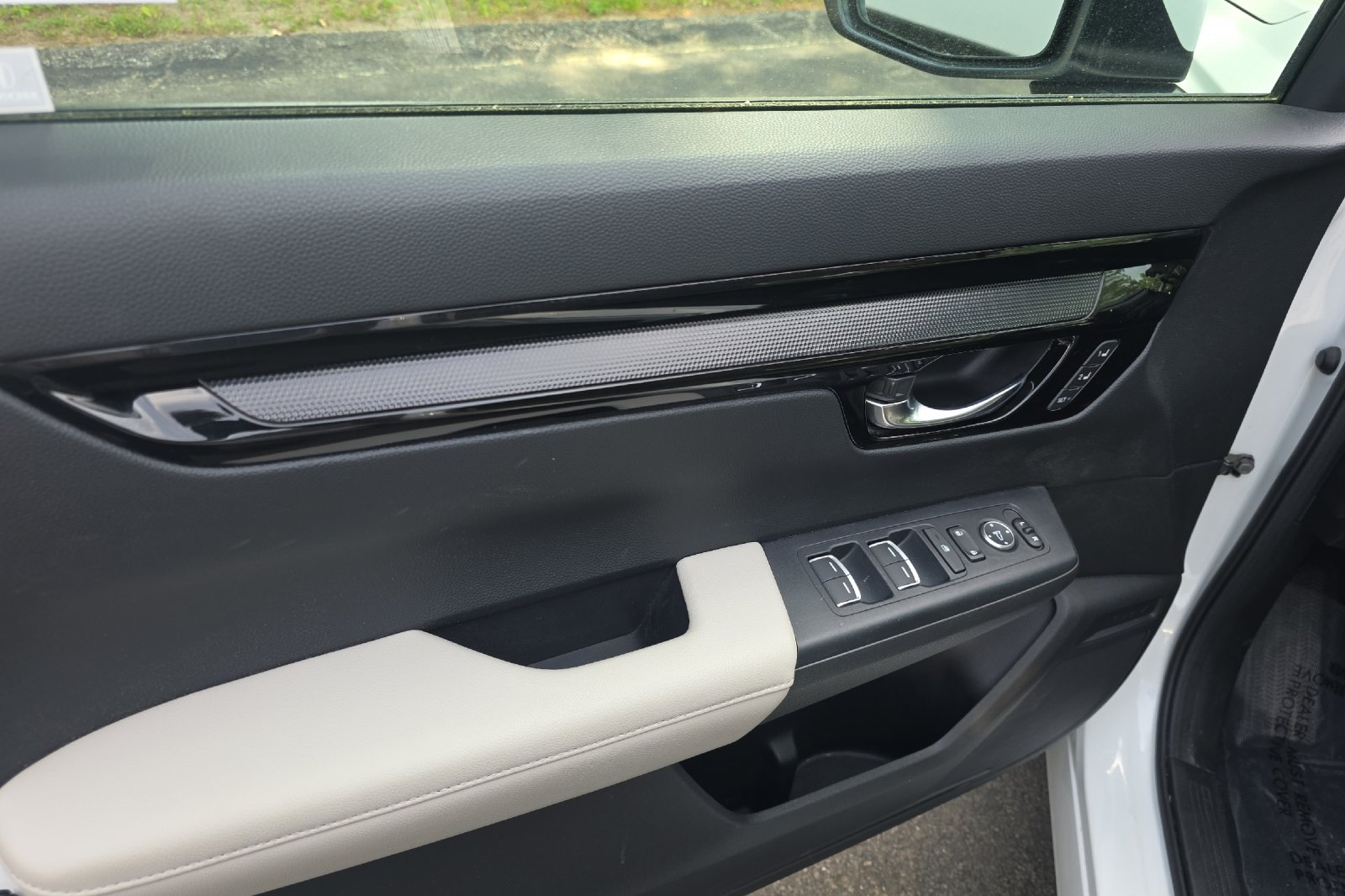 Used 2024 Platinum White Pearl Honda EX-L image 12