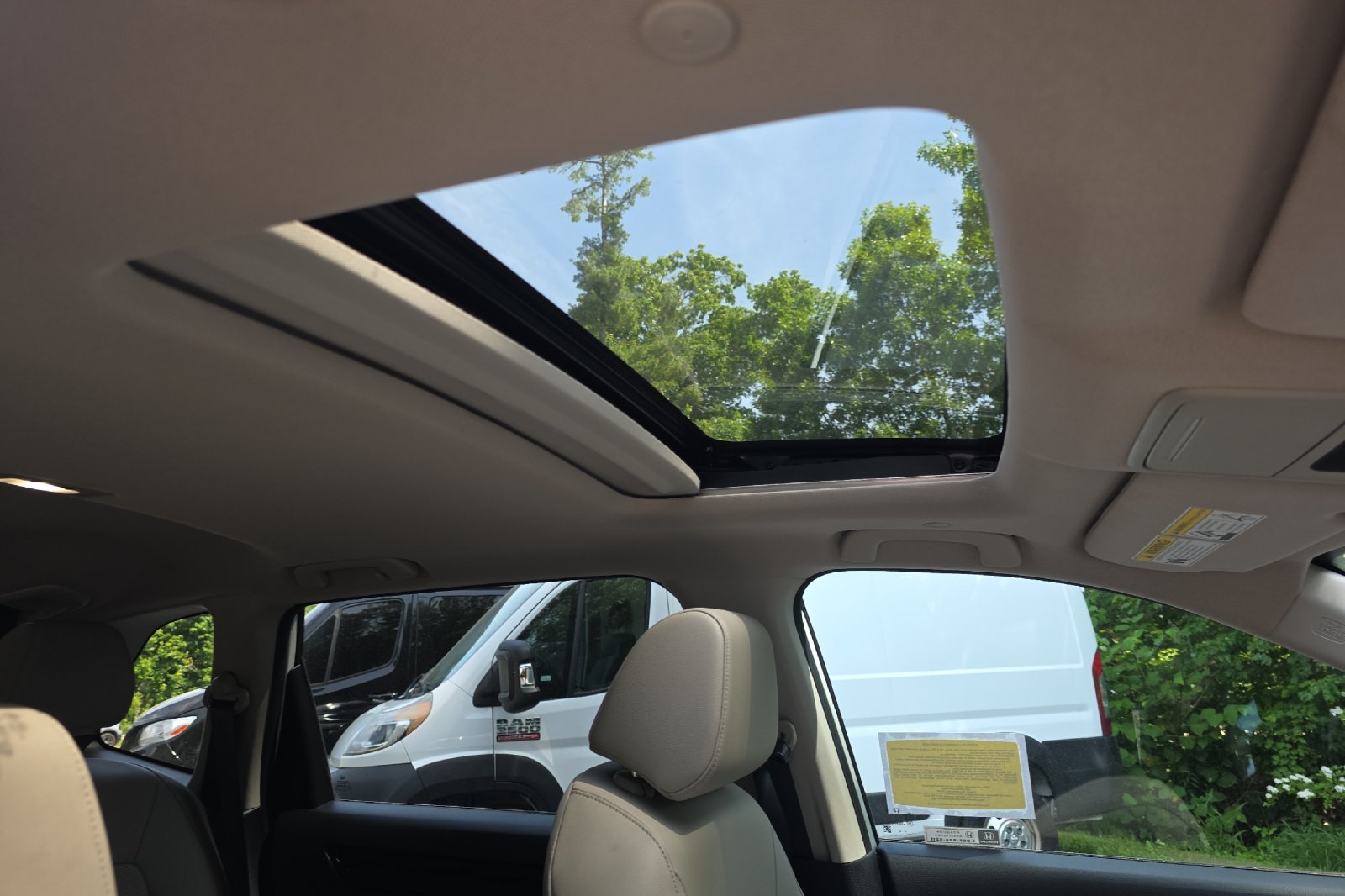 Used 2024 Platinum White Pearl Honda EX-L image 18