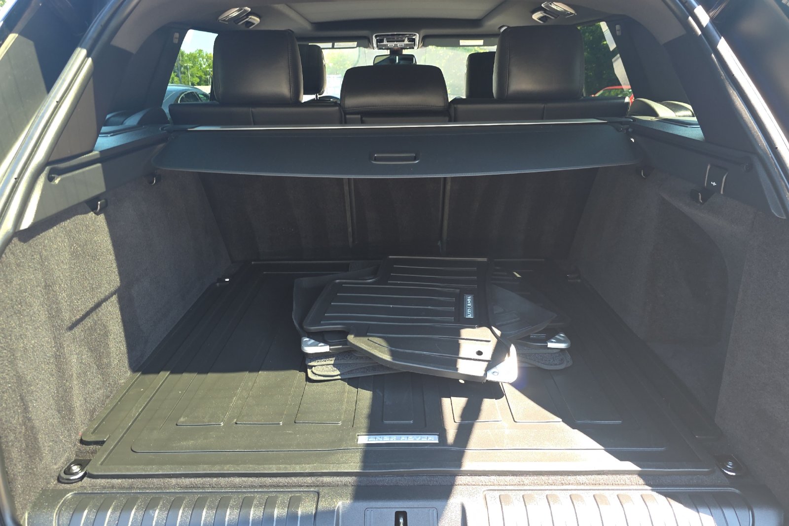 Used 2016 Scotia Gray Land Rover 3.0L V6 Supercharged HSE image 16