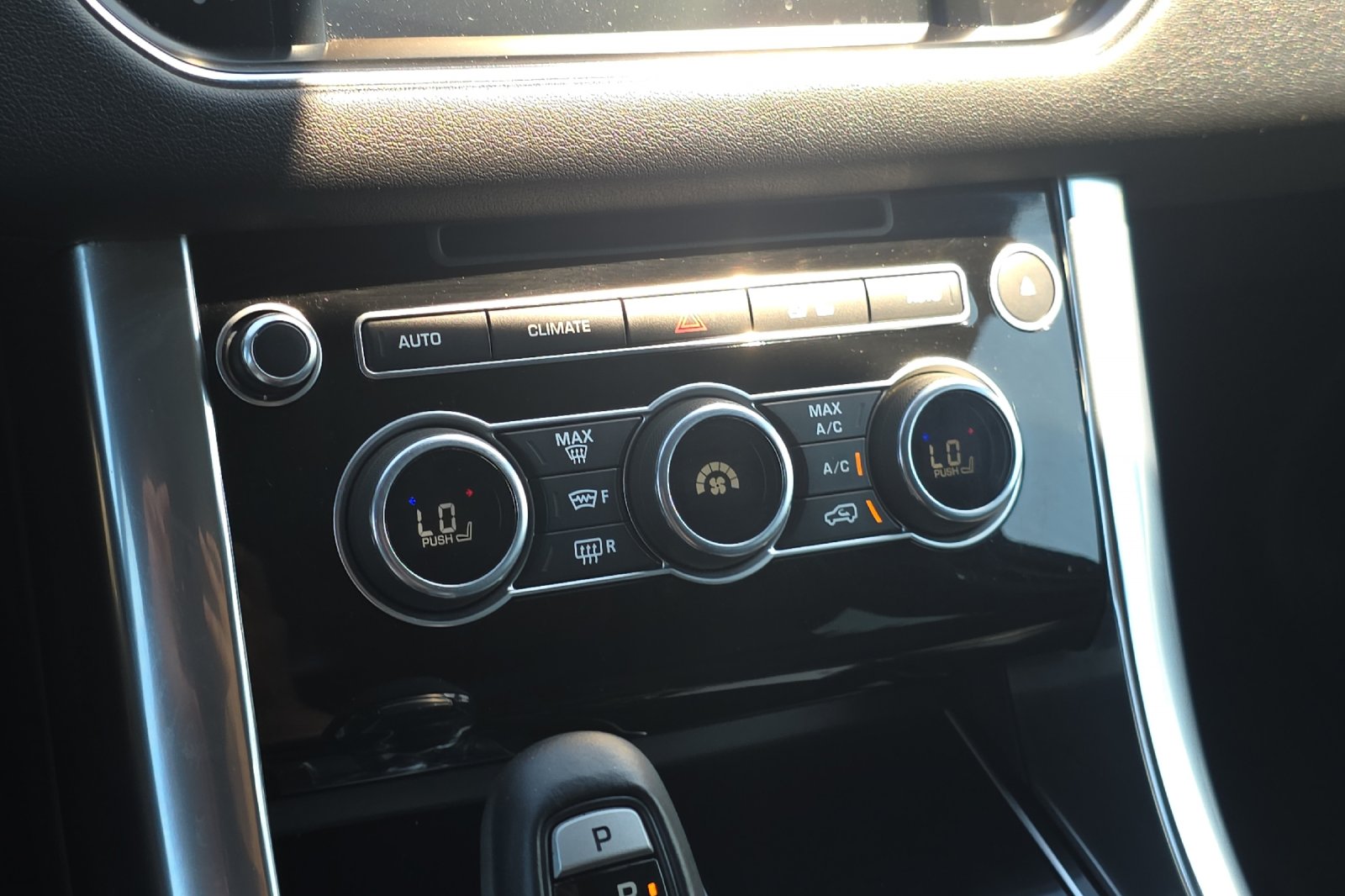 Used 2016 Scotia Gray Land Rover 3.0L V6 Supercharged HSE image 20