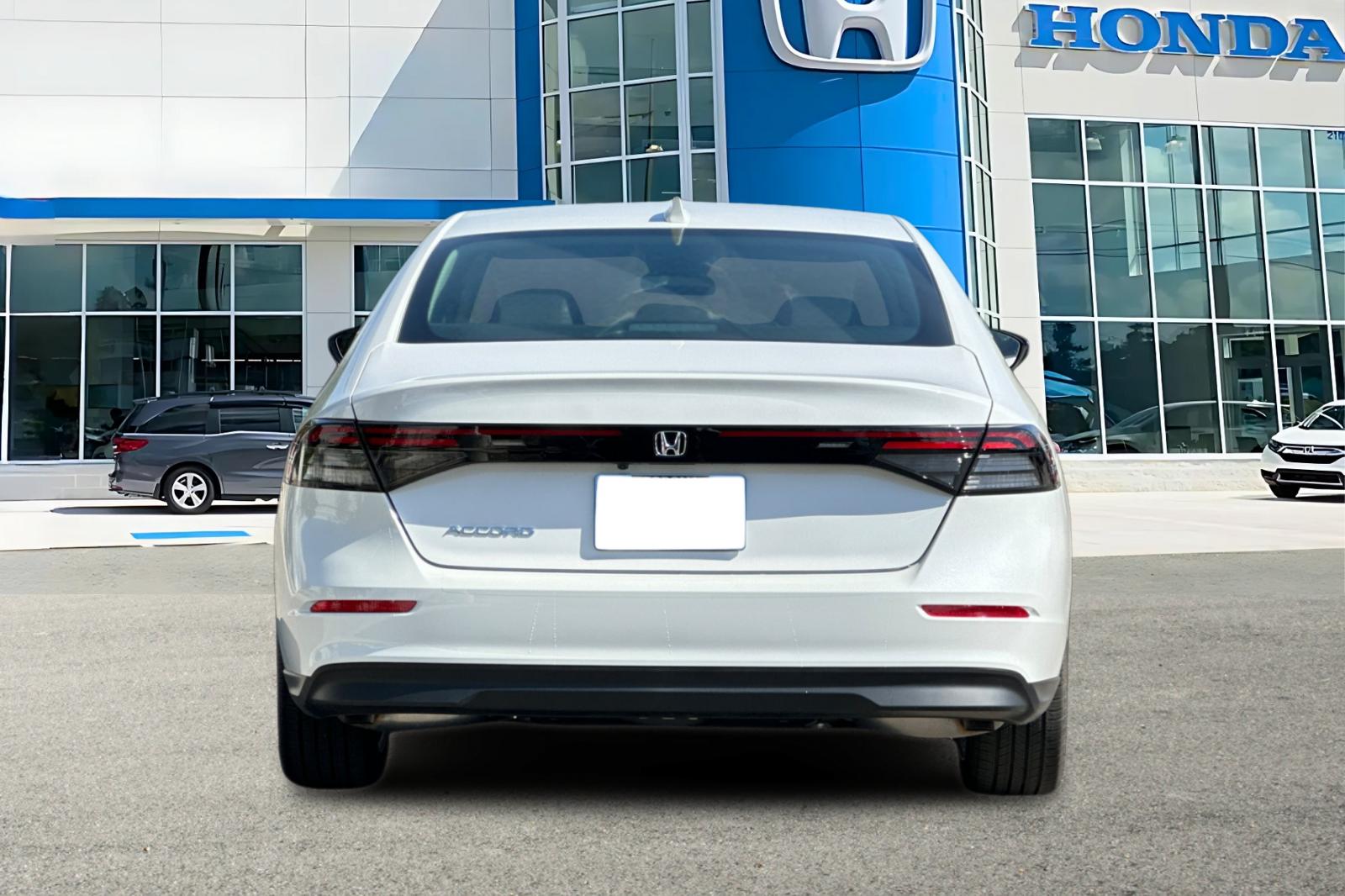 New 2026 Platinum White Pearl Honda LX image 4