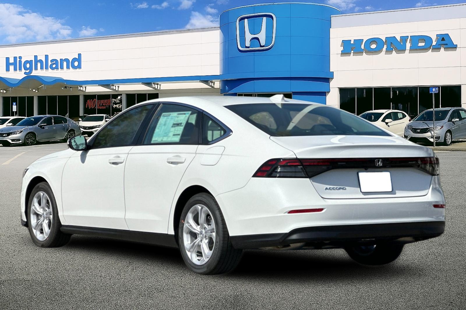 New 2026 Platinum White Pearl Honda LX image 3