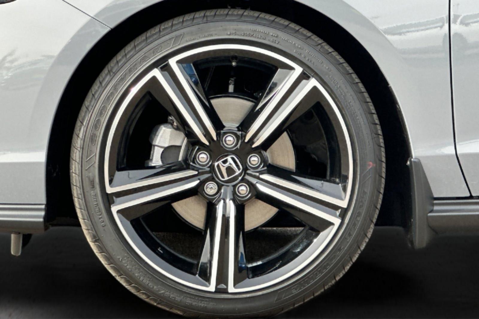 New 2026 Urban Gray Pearl Honda SE image 31