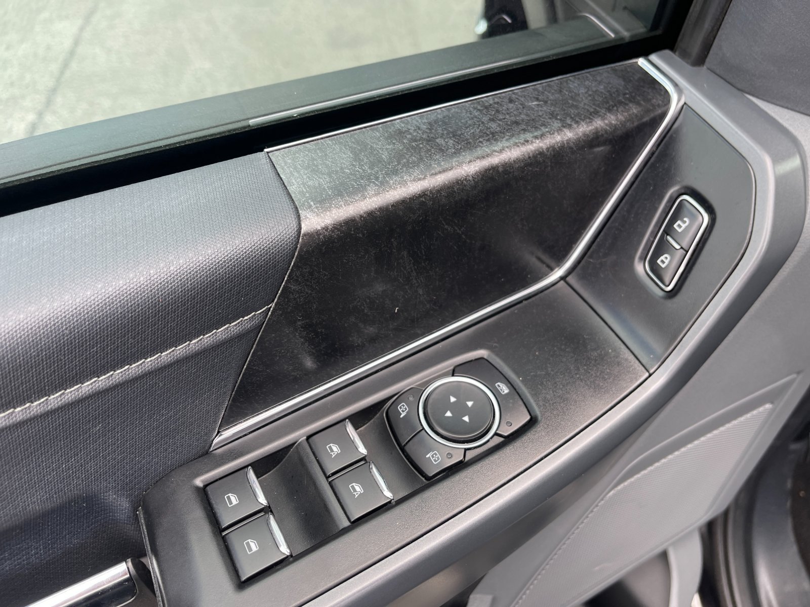 Used 2022 Black Metallic Ford XLT image 13