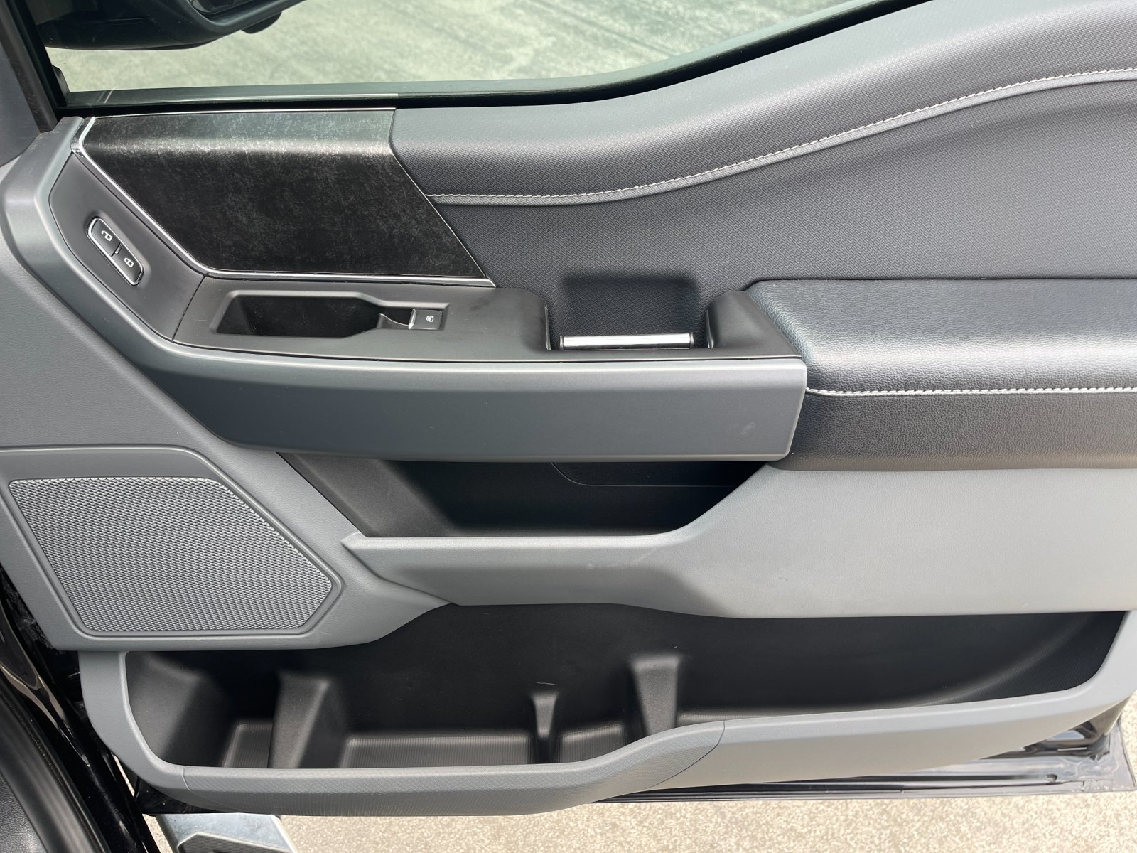 Used 2022 Black Metallic Ford XLT image 18