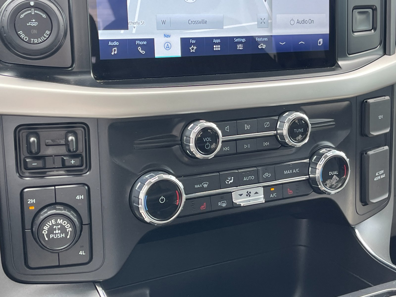 Used 2022 Black Metallic Ford XLT image 22