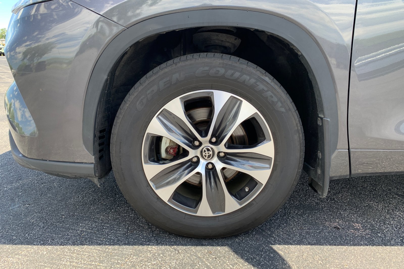 Used 2021 Gray Toyota XLE image 9