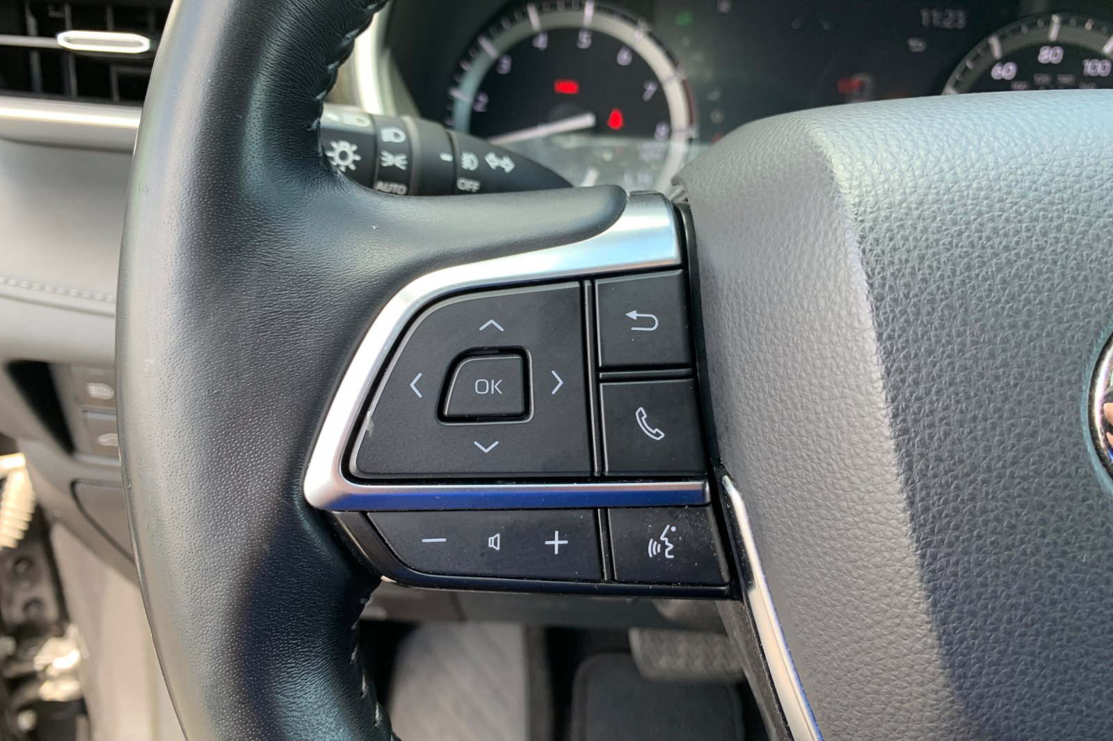 Used 2021 Gray Toyota XLE image 30