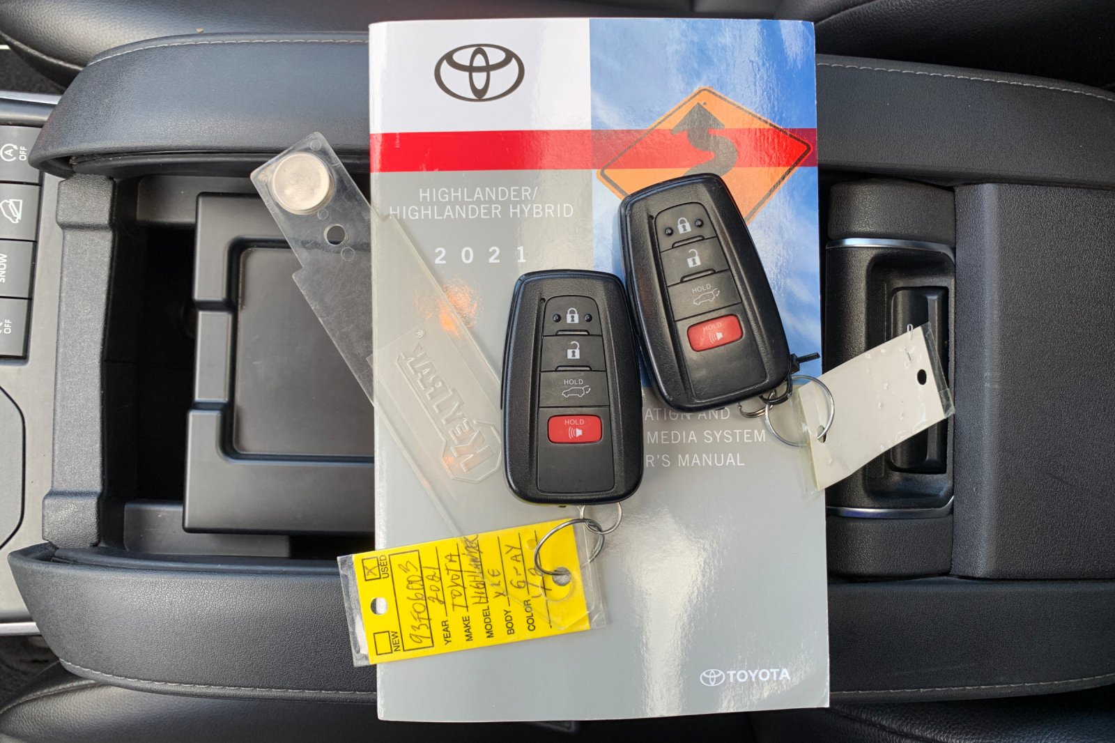 Used 2021 Gray Toyota XLE image 11
