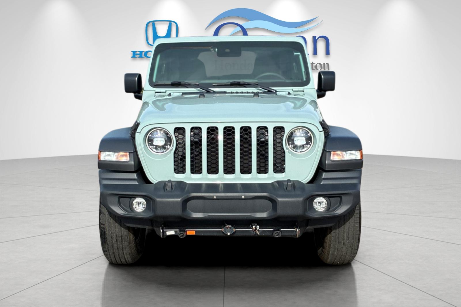 Used 2024 Earl Clearcoat Jeep Sport S image 8