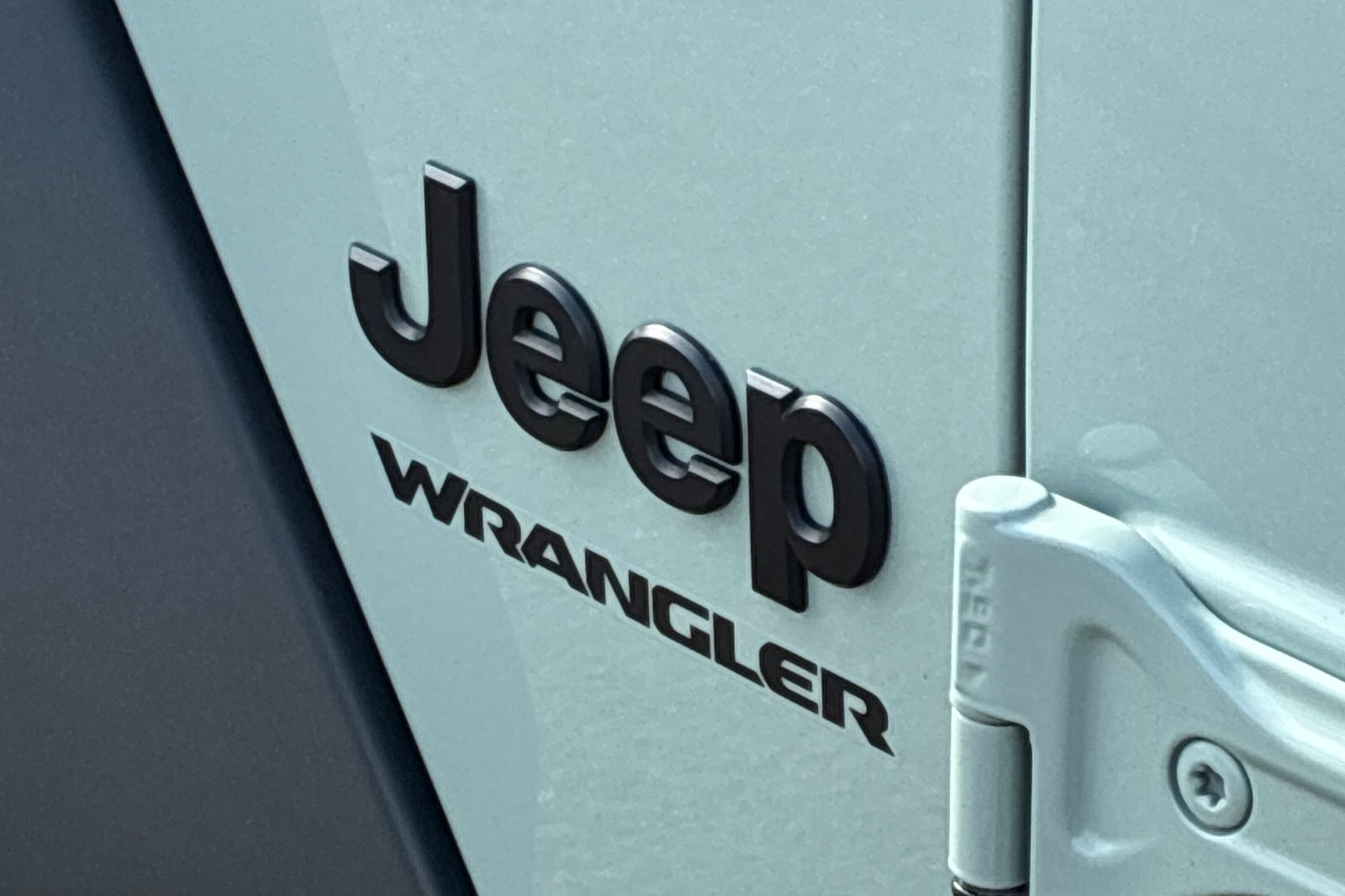 Used 2024 Earl Clearcoat Jeep Sport S image 37