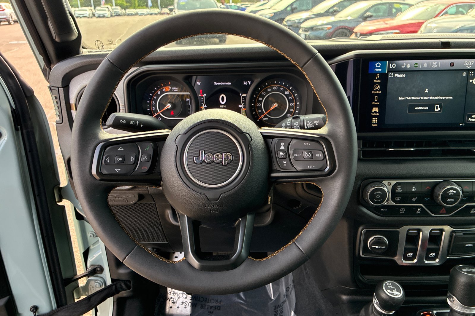 Used 2024 Earl Clearcoat Jeep Sport S image 27