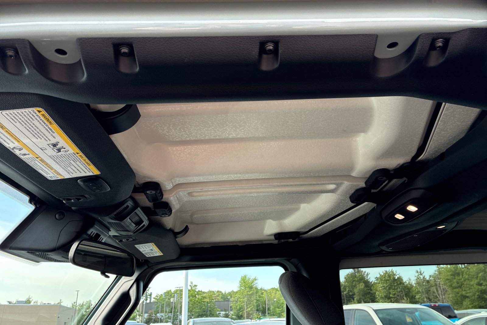 Used 2024 Earl Clearcoat Jeep Sport S image 20