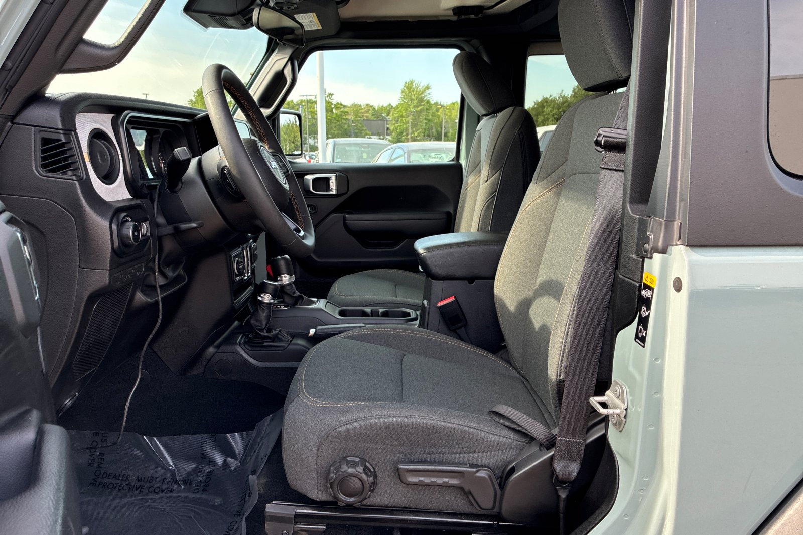 Used 2024 Earl Clearcoat Jeep Sport S image 9