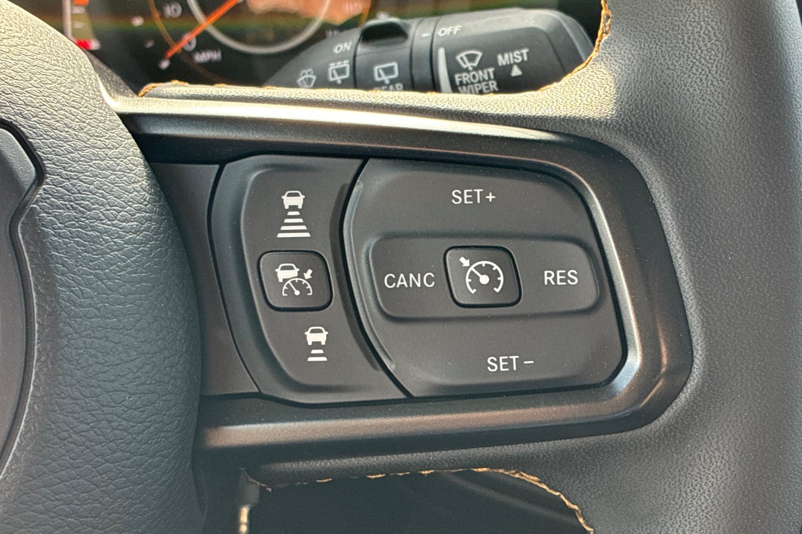 Used 2024 Earl Clearcoat Jeep Sport S image 29