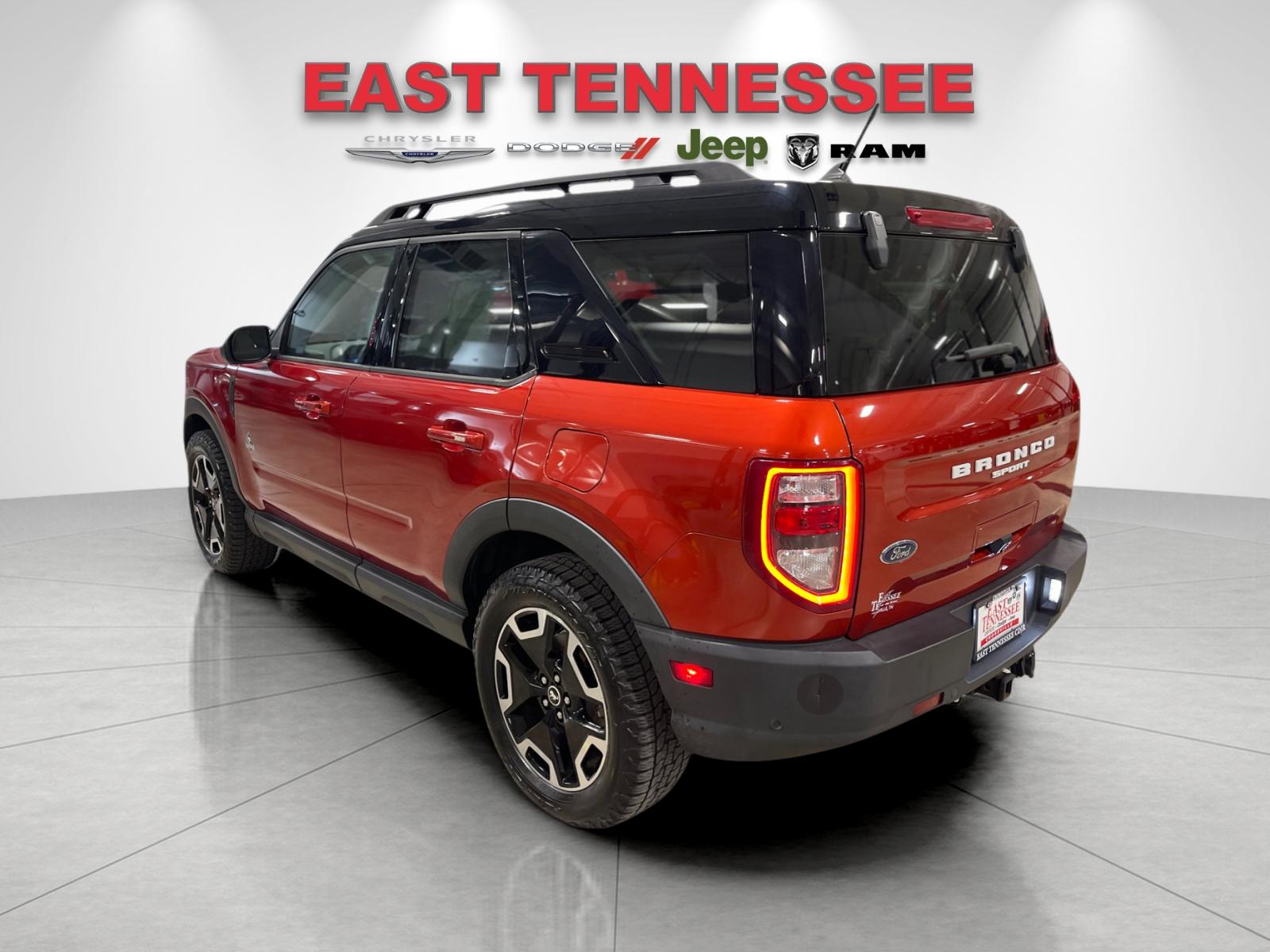 Used 2022 Red Ford Outer Banks image 5