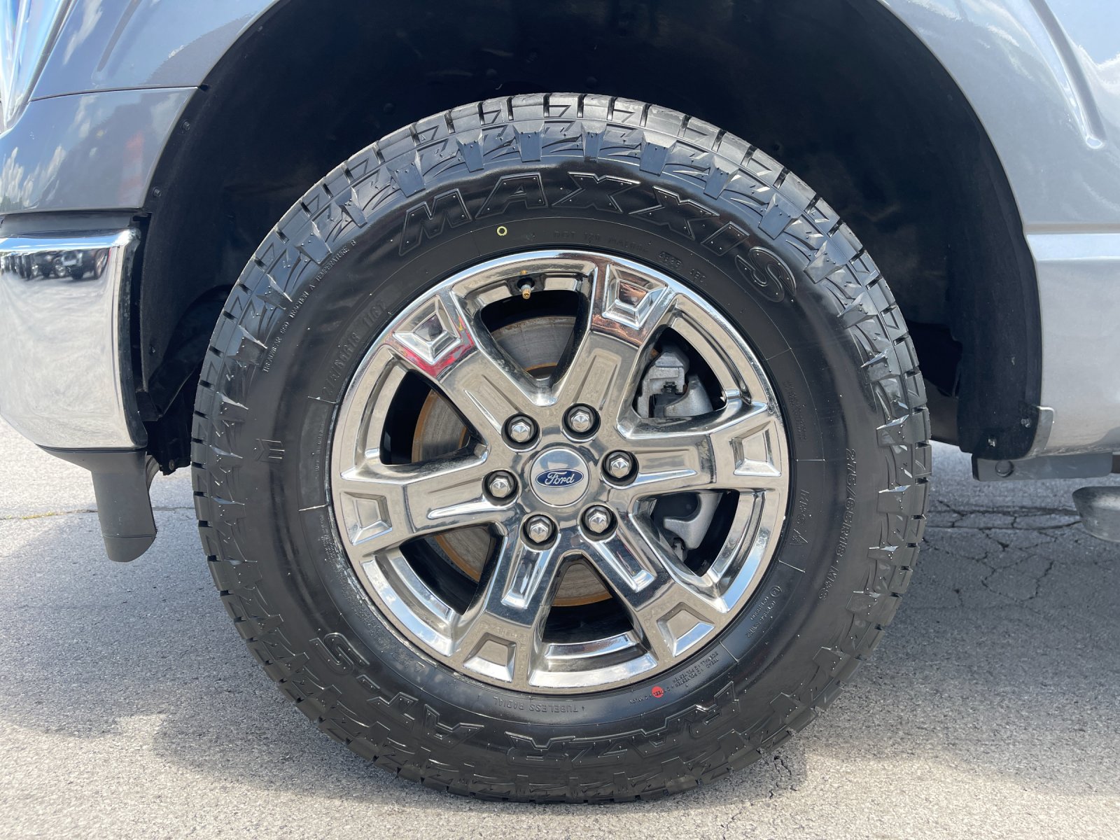 Used 2023 Gray Ford XLT image 31