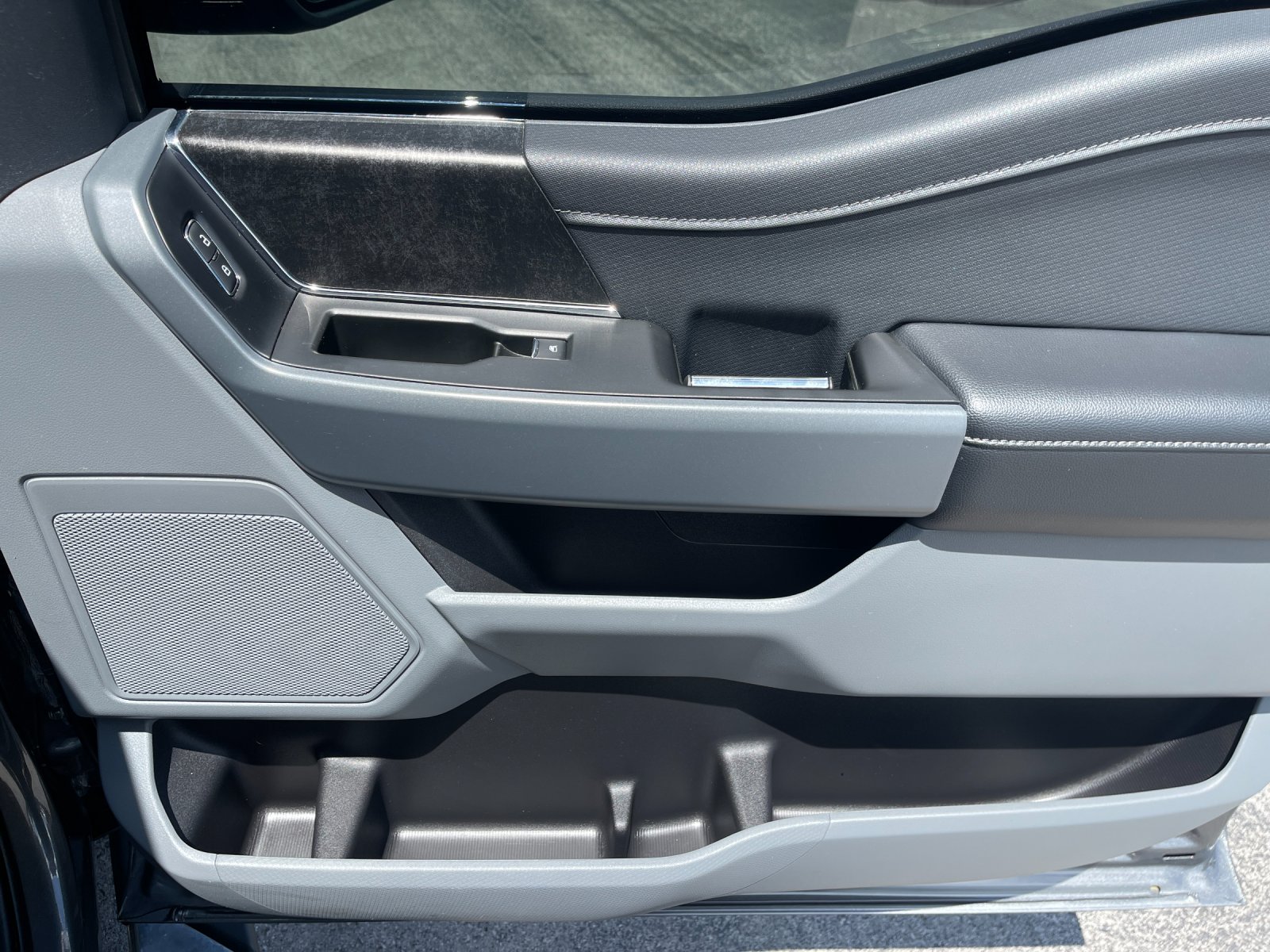 Used 2023 Gray Ford XLT image 18