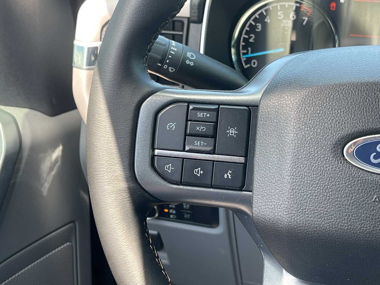 Used 2023 Gray Ford XLT image 26