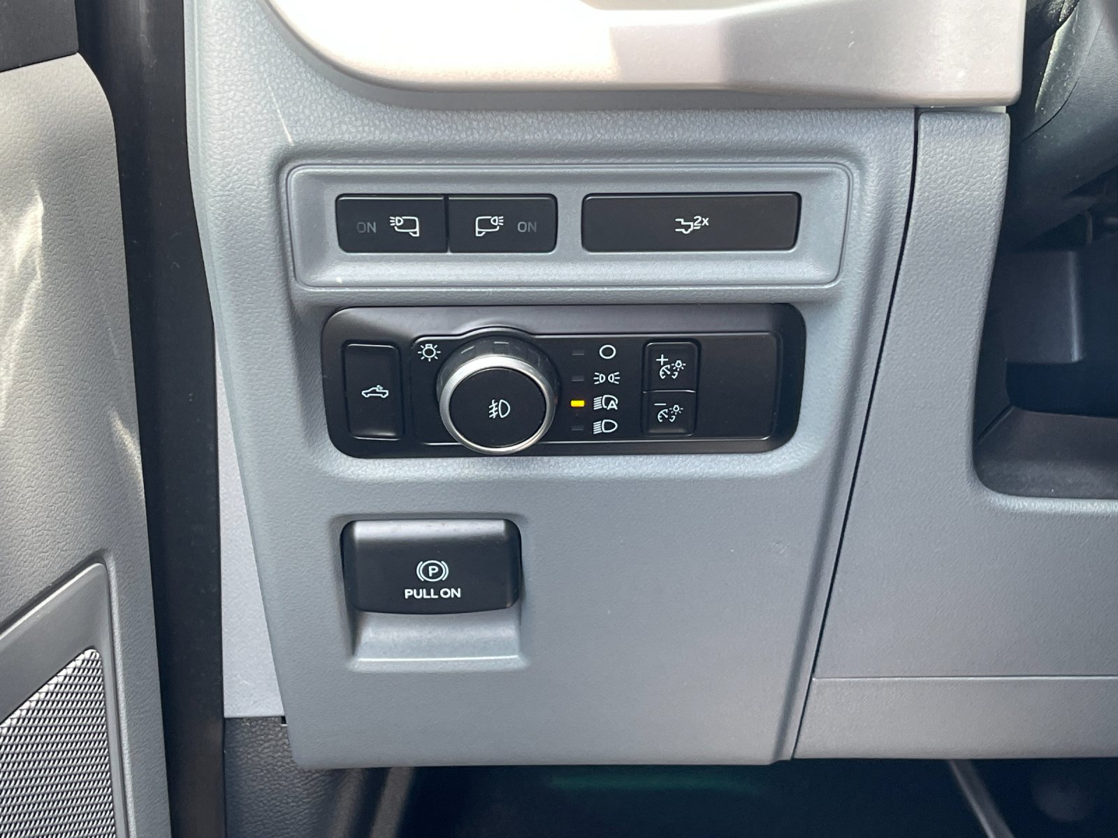 Used 2023 Gray Ford XLT image 30