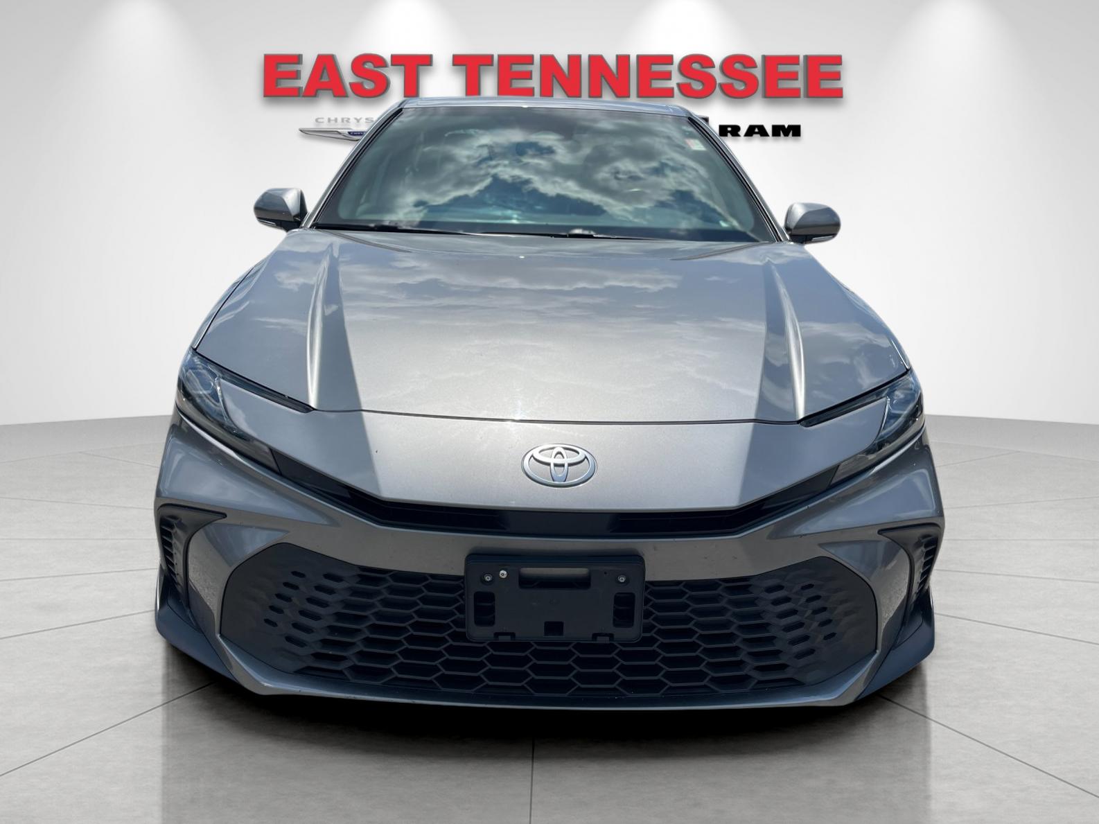 Used 2025  Toyota SE image 9