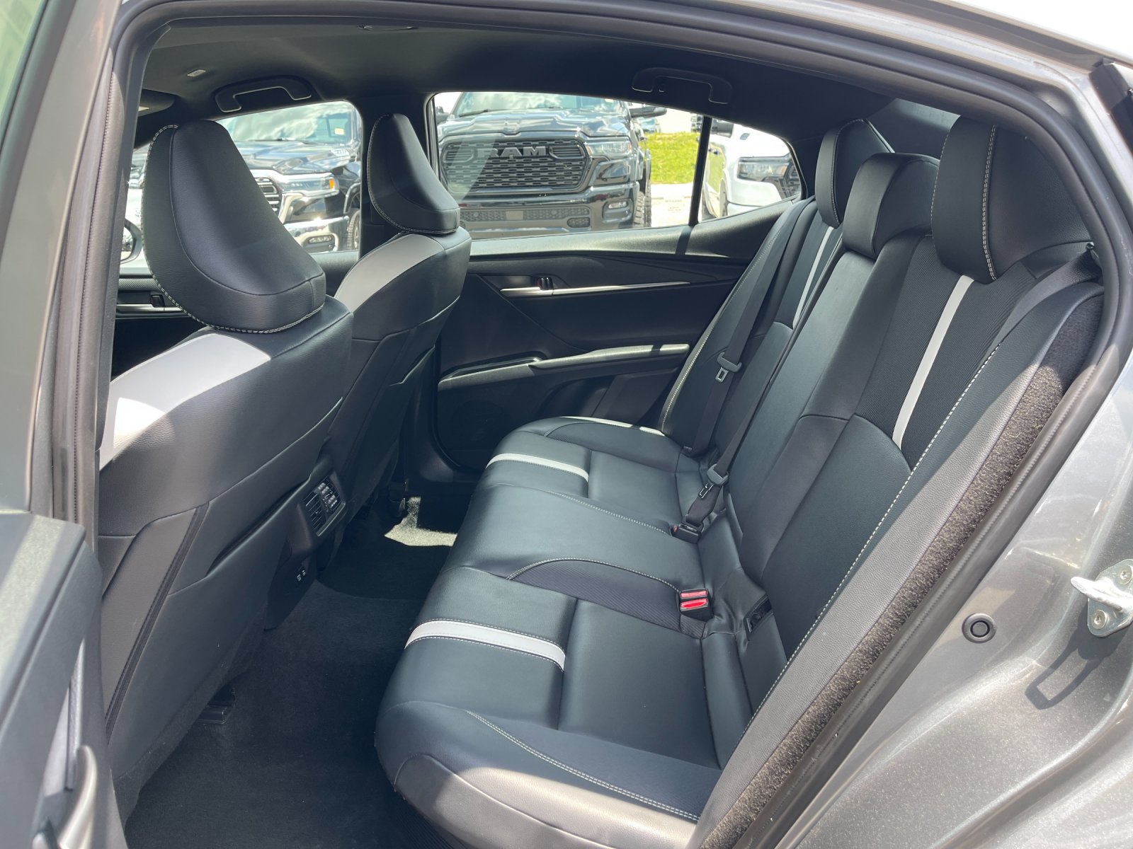 Used 2025  Toyota SE image 14