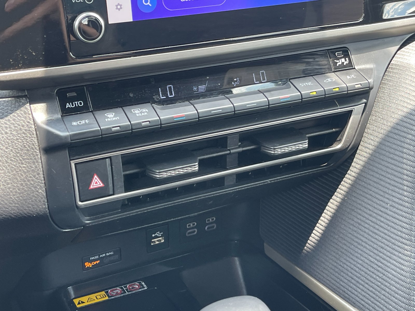 Used 2025  Toyota SE image 21