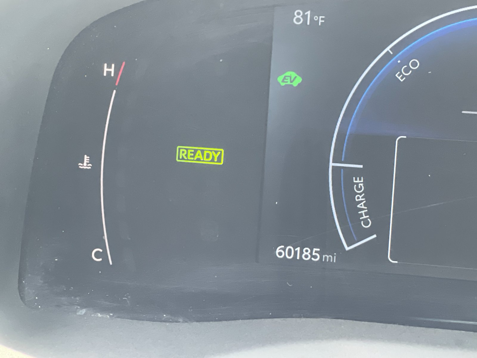 Used 2025  Toyota SE image 28