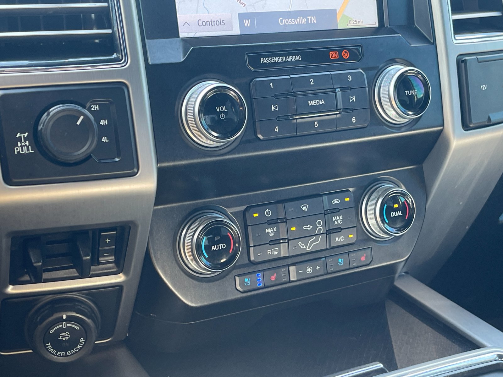 Used 2020 White Ford Platinum image 22