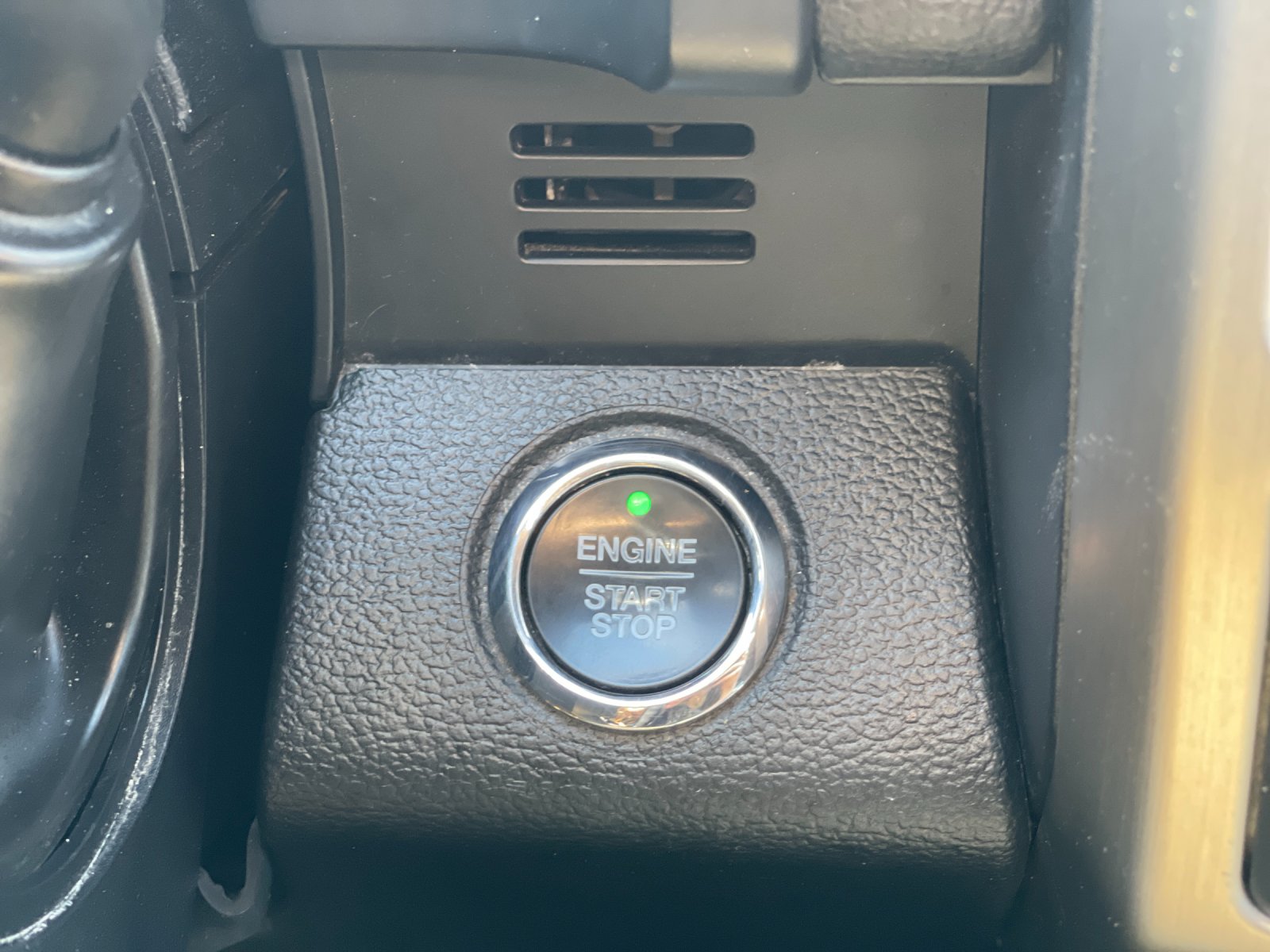 Used 2020 White Ford Platinum image 24