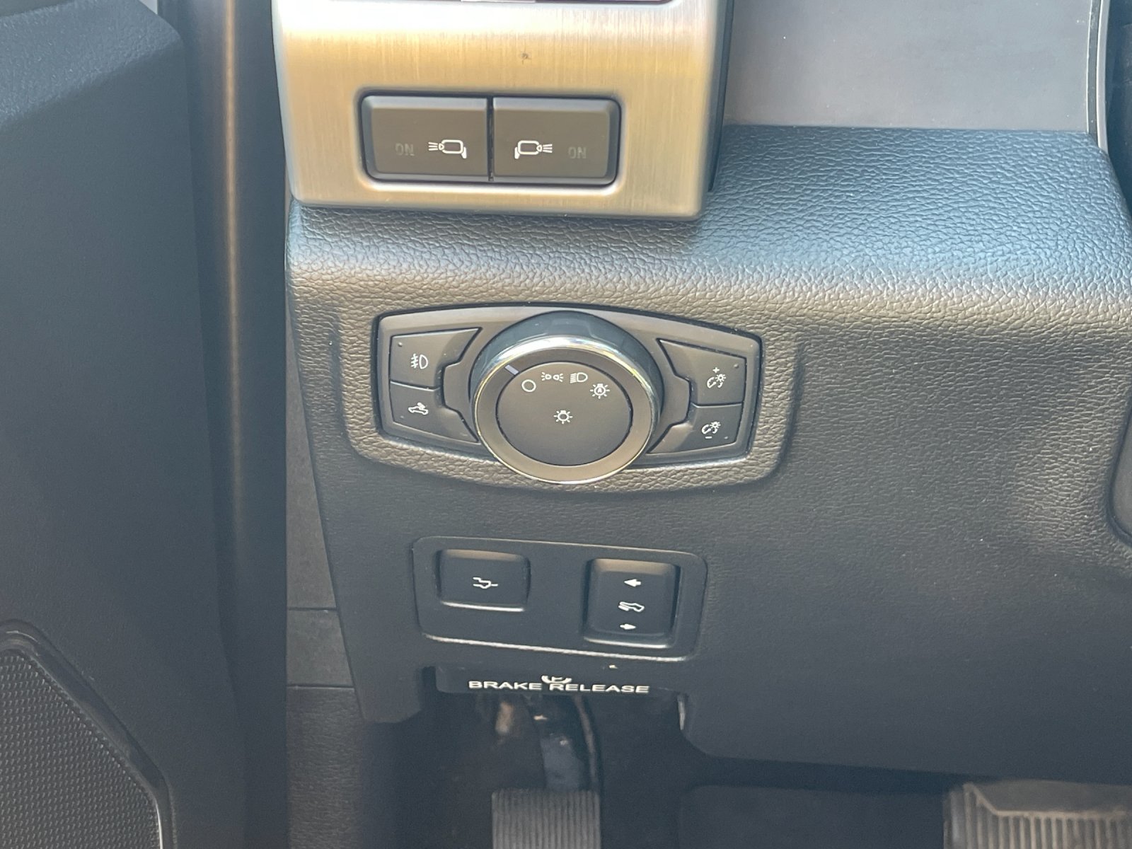 Used 2020 White Ford Platinum image 30