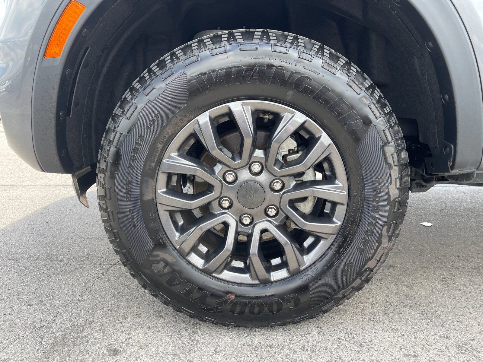 Used 2025 Gray Ford XL image 29