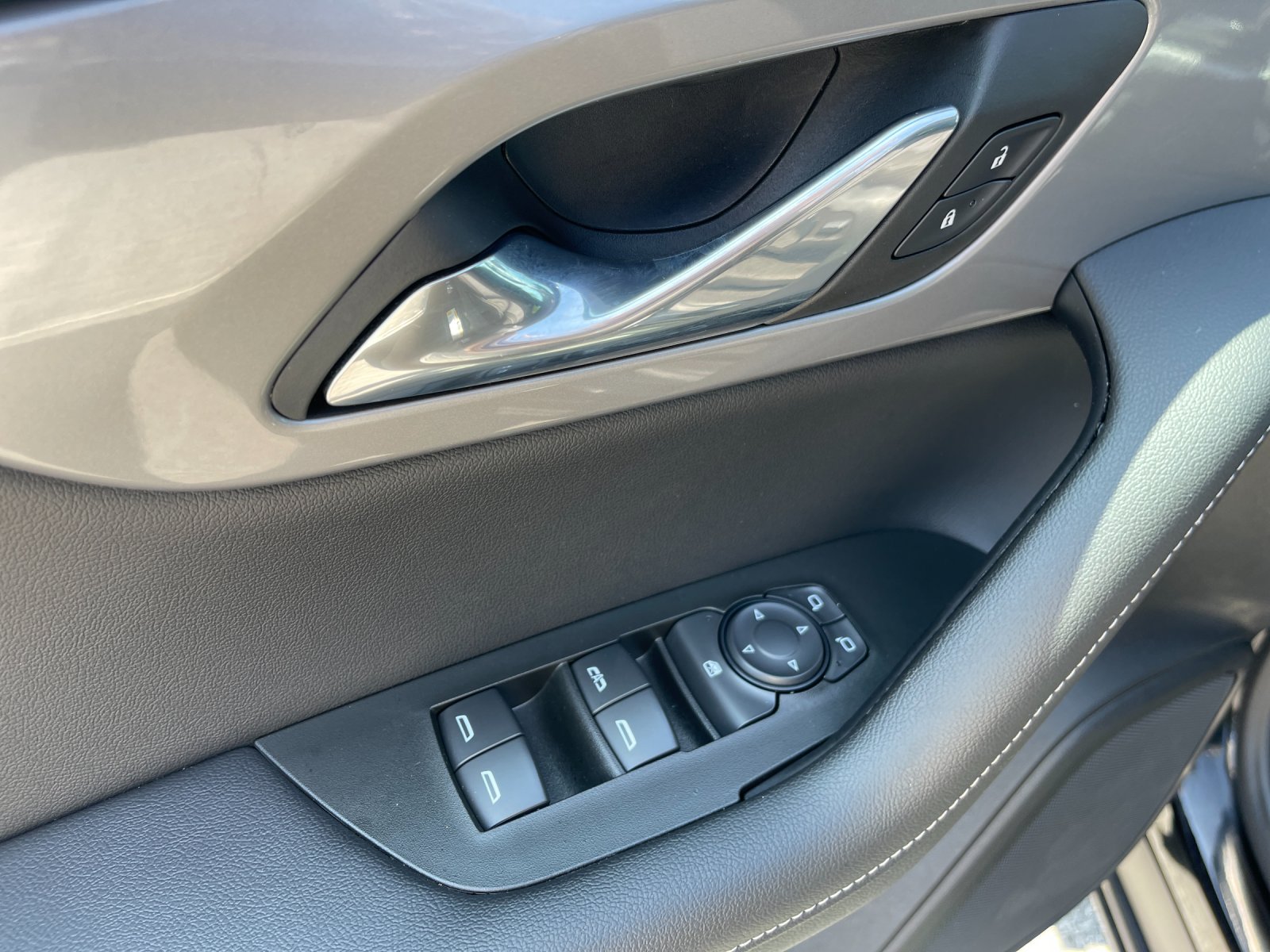 Used 2025 Black Chevrolet LT image 13