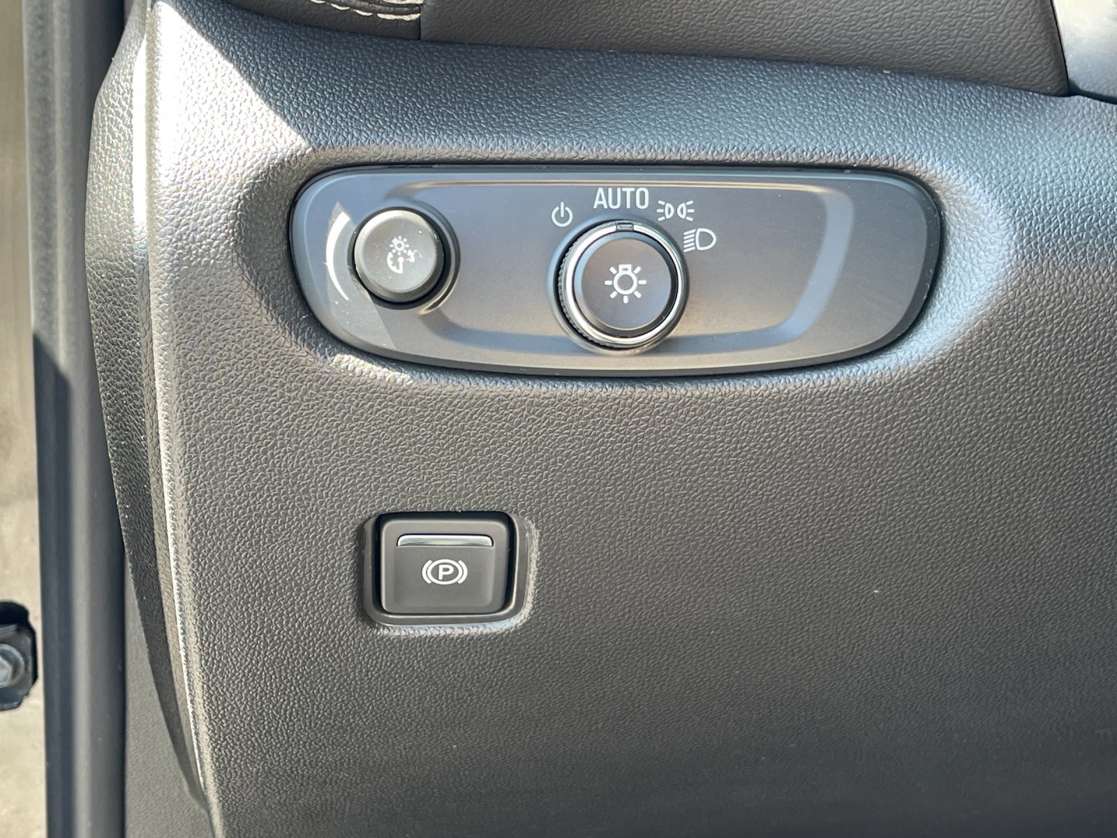 Used 2025 Black Chevrolet LT image 30