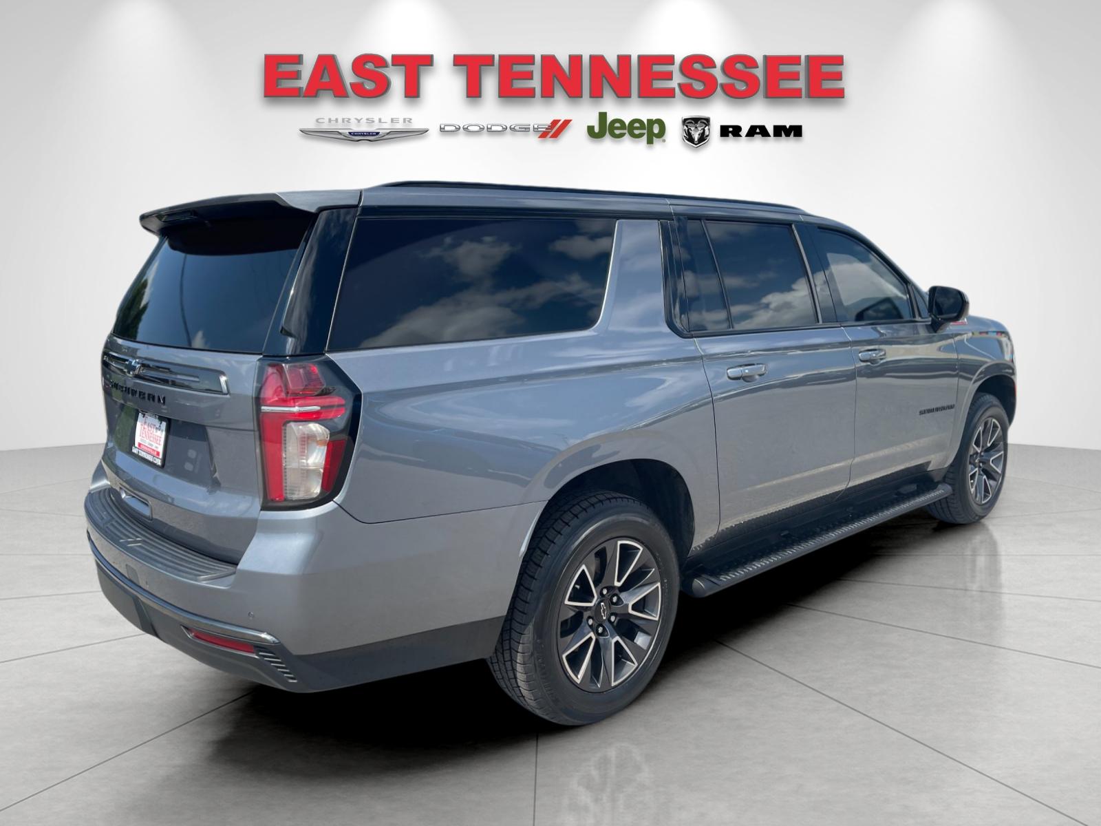 Used 2022 Gray Chevrolet Z71 image 3
