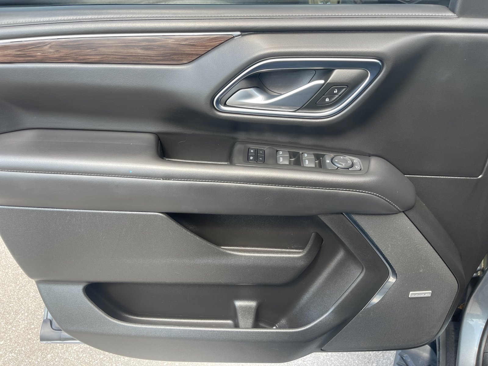 Used 2022 Gray Chevrolet Z71 image 12
